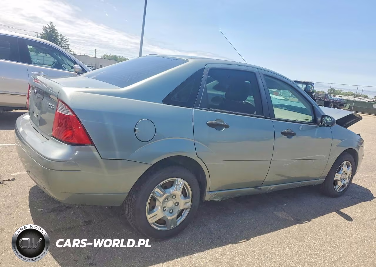 2005 Ford Focus Zx4 VIN:1FAFP34N35W232812 - 3