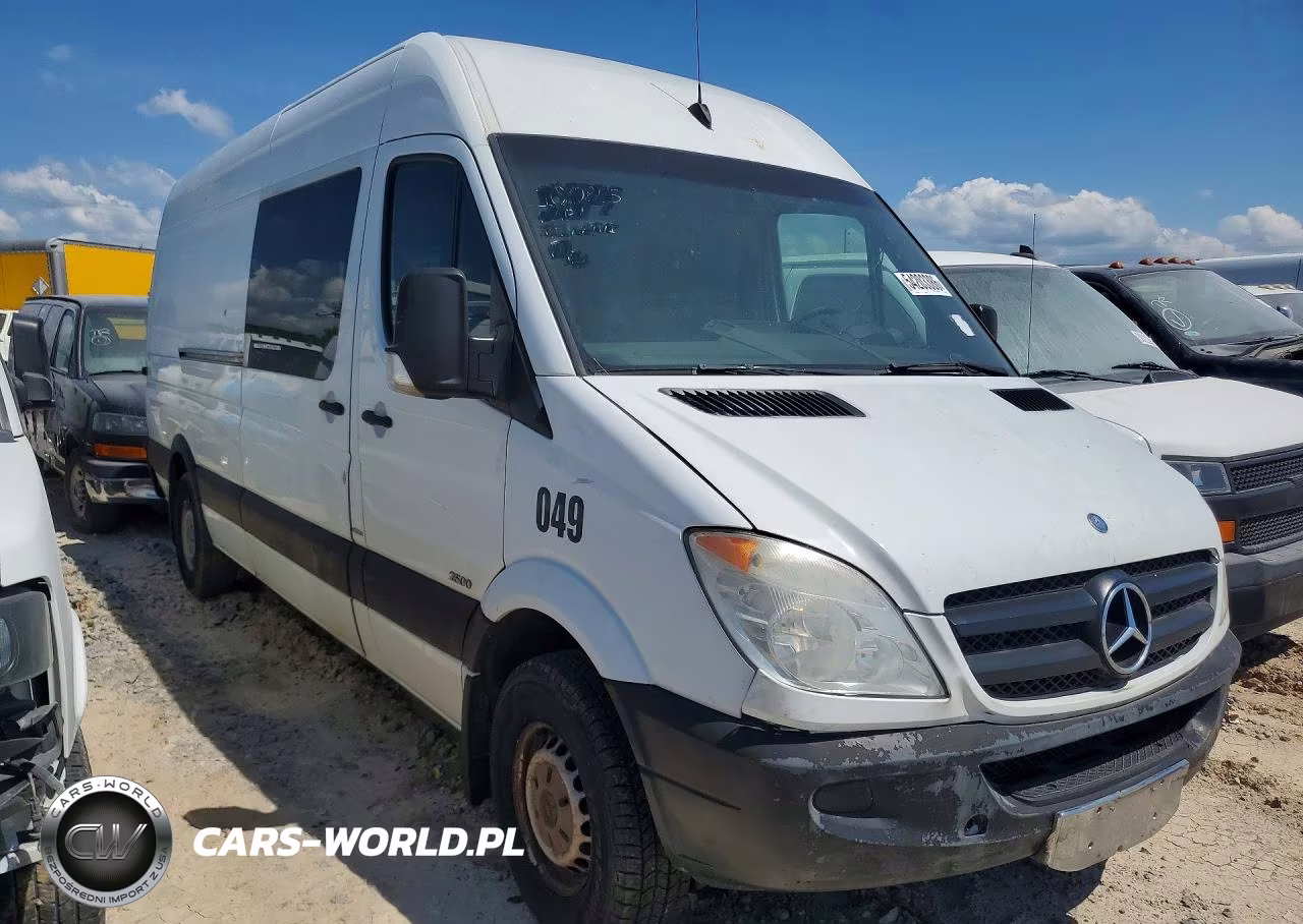 2013 Mercedes Benz Sprinter 2500 Delivery Van VIN:WD3PE8CC1D5739921 - 4