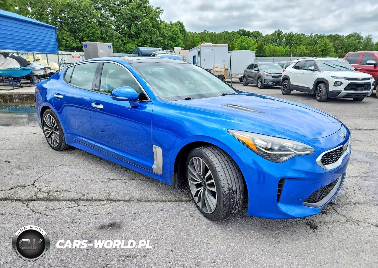 2018 Kia Stinger Premium VIN:KNAE25LA3J6033085 - 4