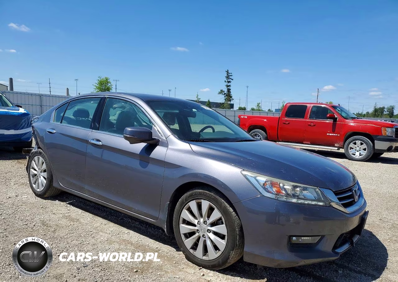 2015 Honda Accord Touring VIN:1HGCR3F92FA029773 - 4