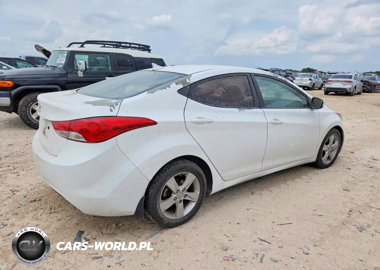 2013 Hyundai Elantra Gls VIN:5NPDH4AE2DH353019 - 3