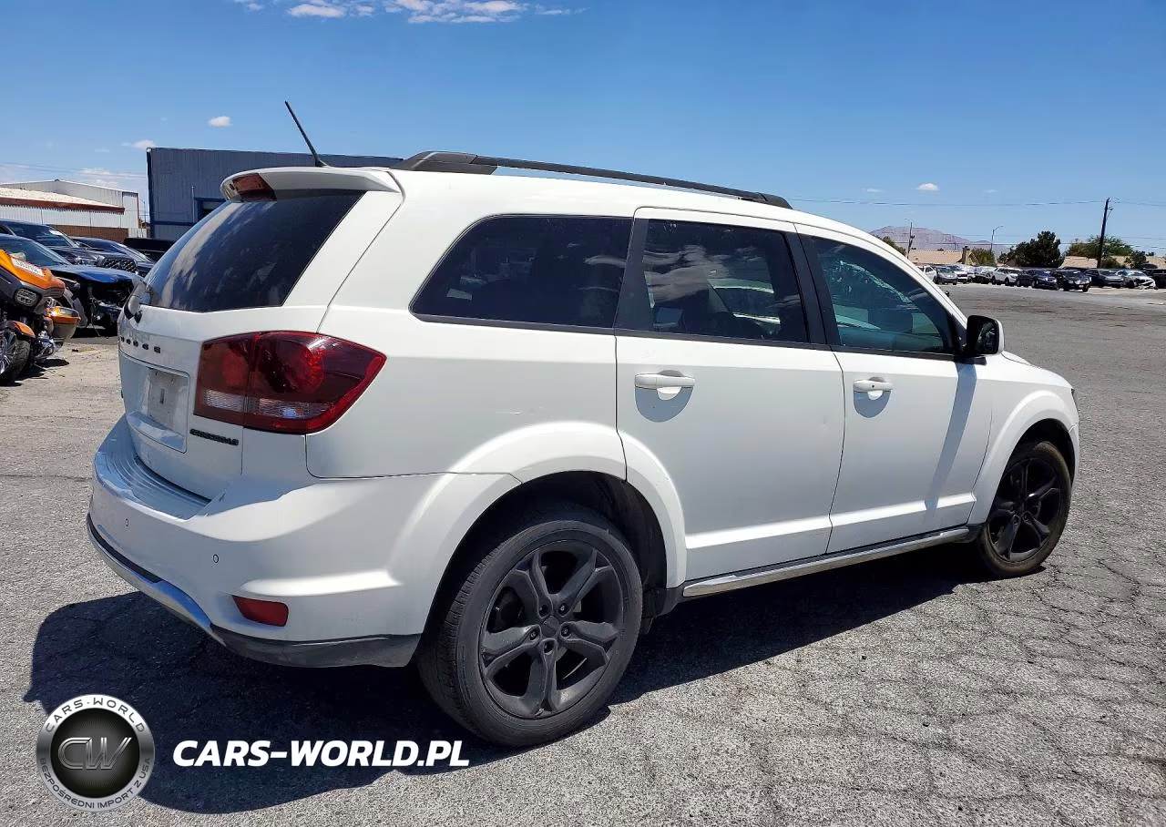 2017 Dodge Journey Crossroad VIN:3C4PDCGG6HT644009 - 3