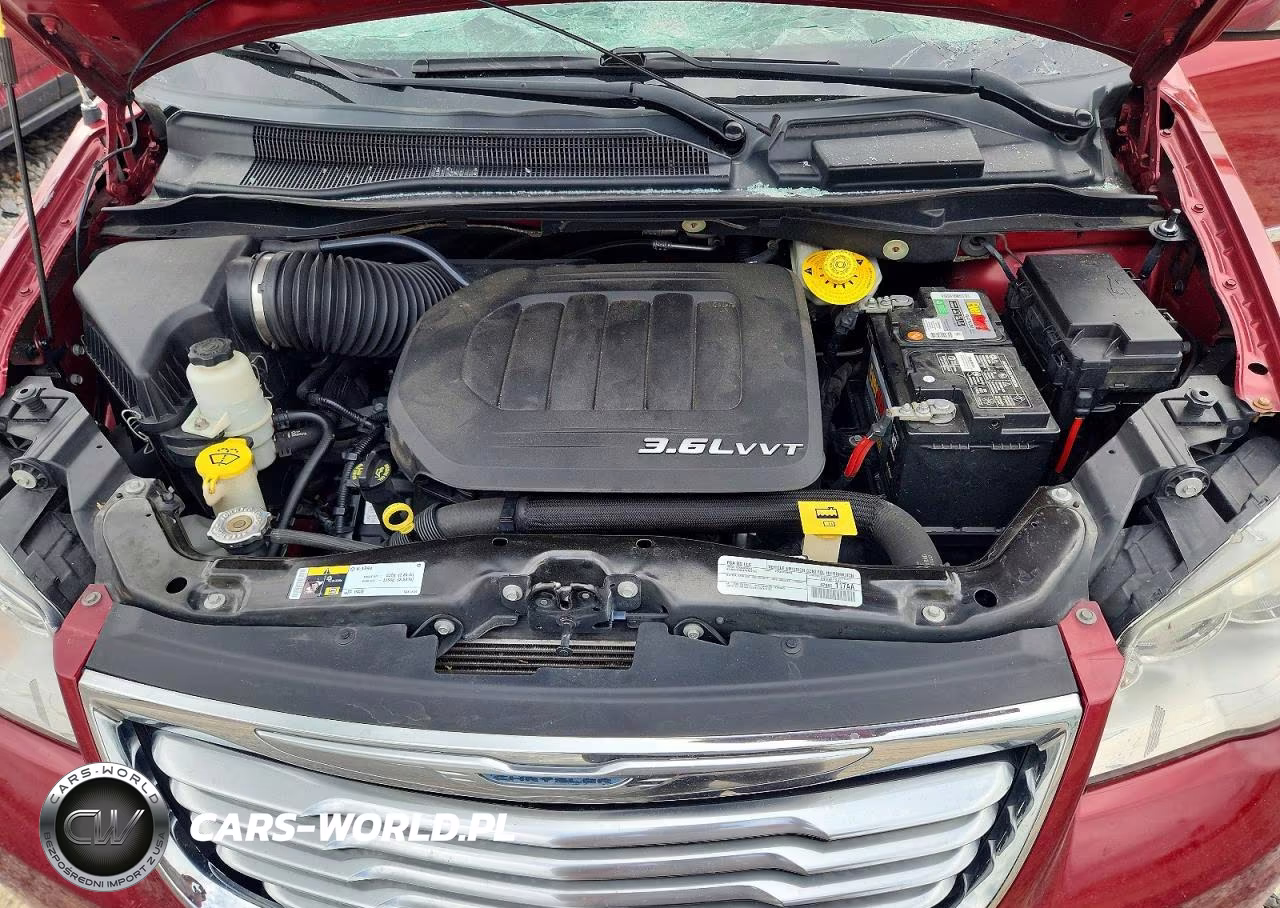 2015 Chrysler Town & Country Touring L VIN:2C4RC1CG0FR697214 - 11