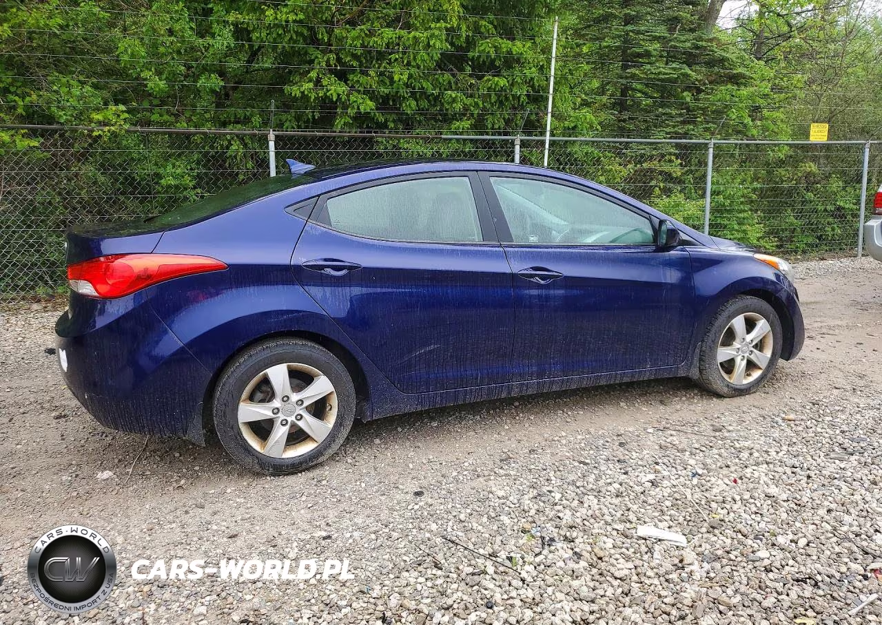 2013 Hyundai Elantra Gls VIN:5NPDH4AE3DH424521 - 3