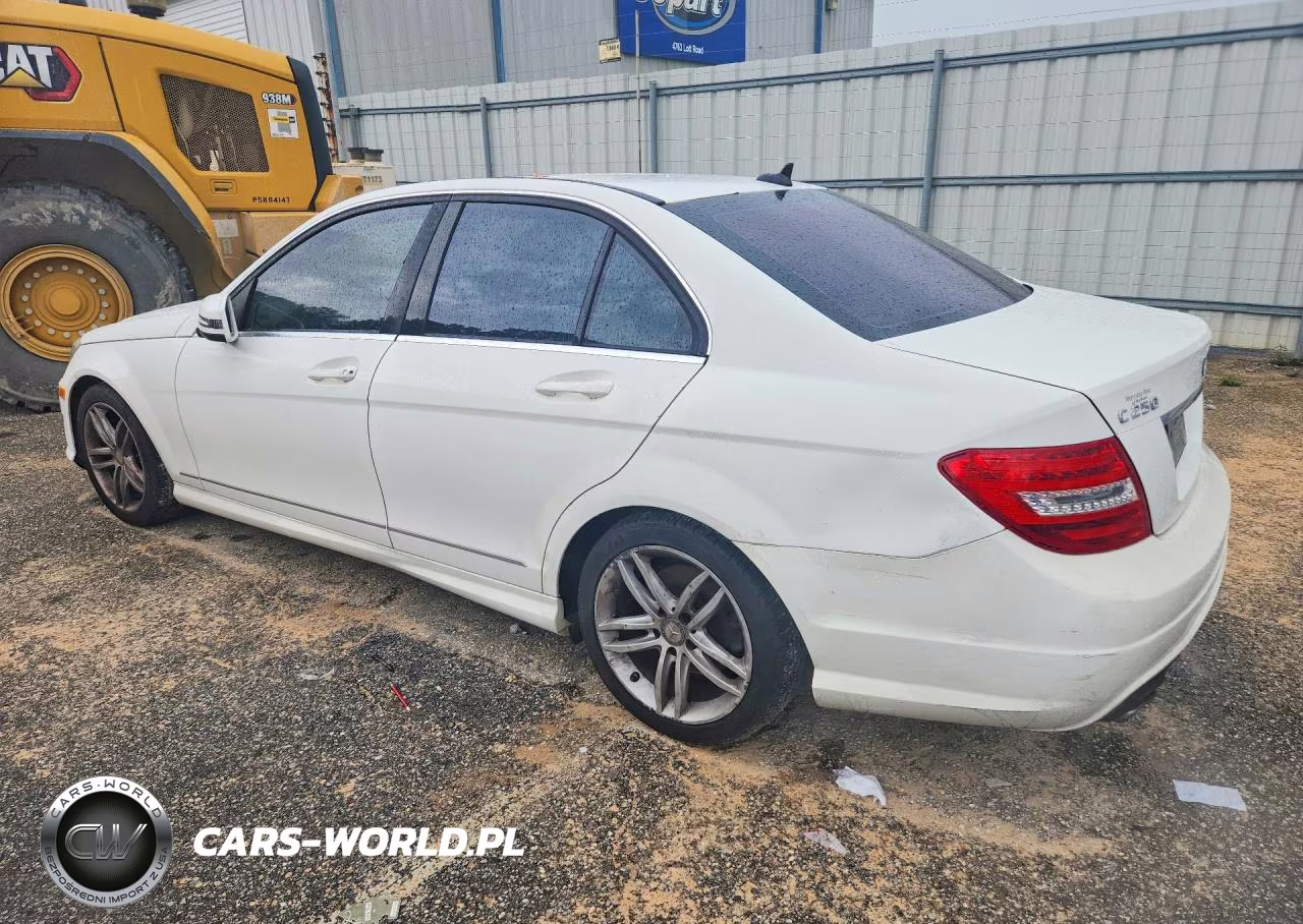 2013 Mercedes-Benz C 250 VIN:WDDGF4HB2DR296334 - 2