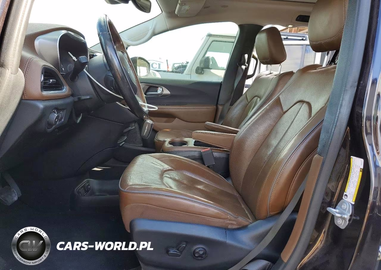 2018 Chrysler Pacifica Limited VIN:2C4RC1GG5JR234147 - 7