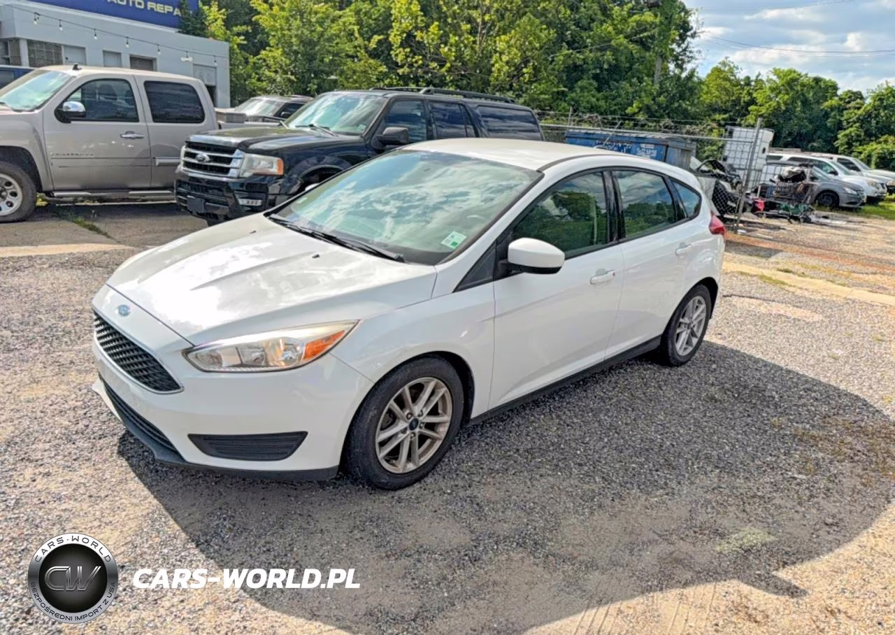 2018 Ford Focus Se VIN:1FADP3K26JL253133 - 2