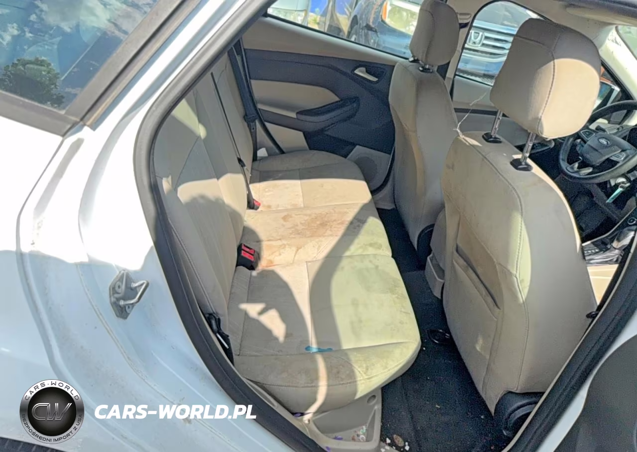 2018 Ford Focus Se VIN:1FADP3K26JL253133 - 6