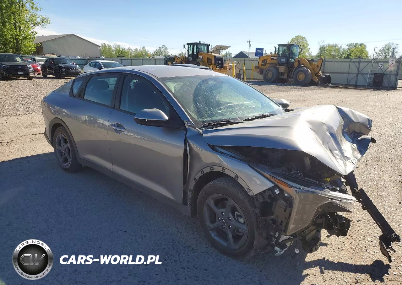 2025 Kia K4 Lxs VIN:3KPFT4DE7SE044666 - 4