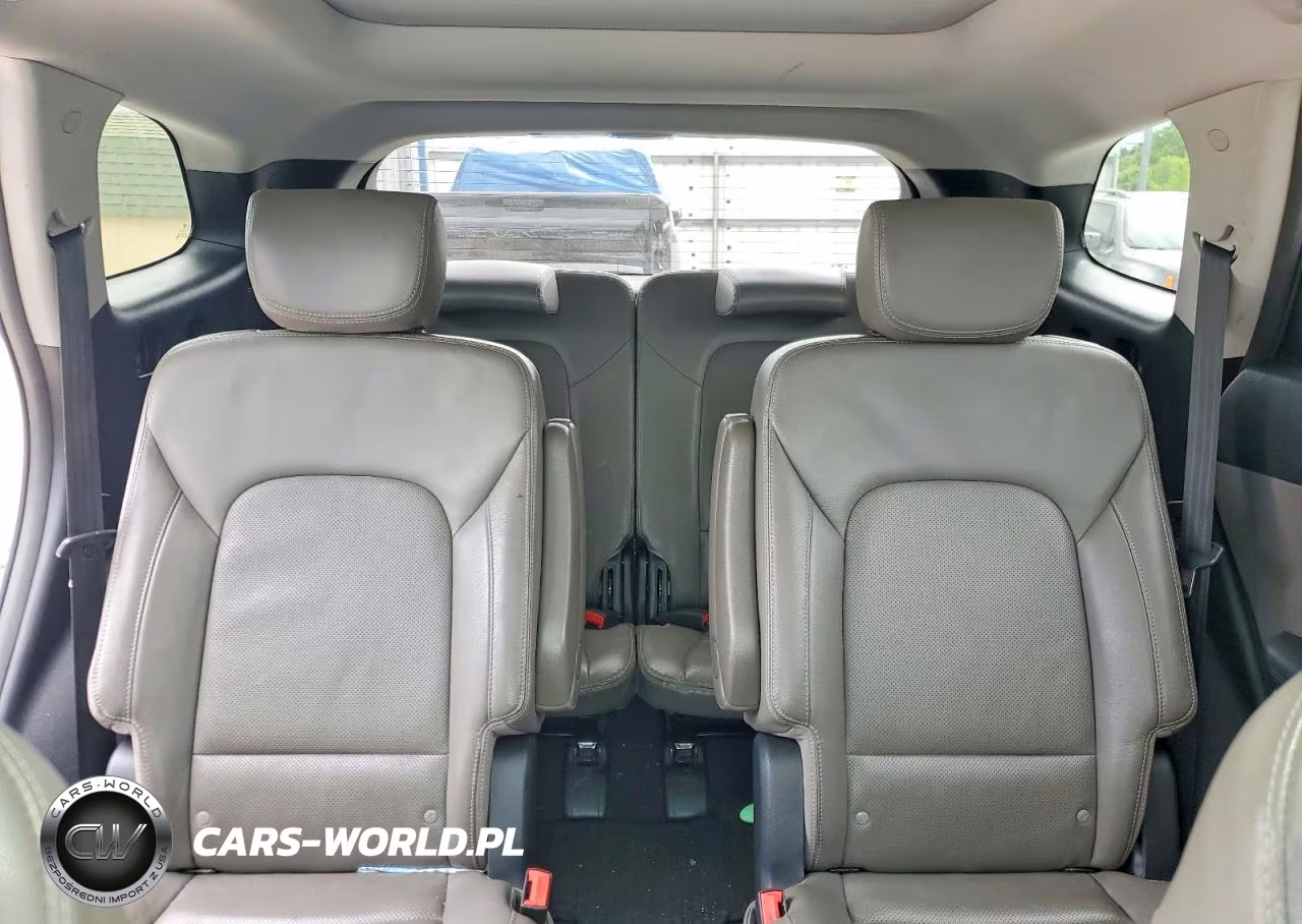 2017 Hyundai Santa Fe Limited Ultimate VIN:KM8SR4HF5HU196774 - 10