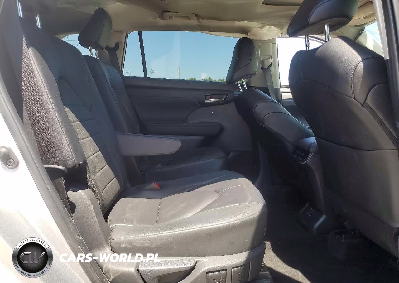 2024 Toyota Highlander Hybrid Xle VIN:5TDKARAH0RS530607 - 11