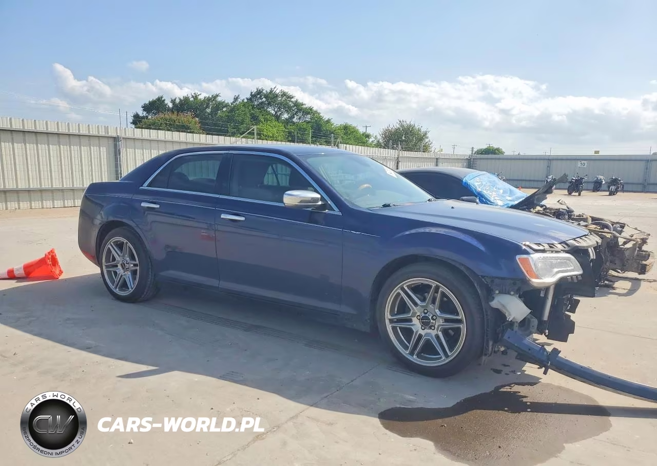 2014 Chrysler 300 VIN:2C3CCAEG4EH207904 - 4