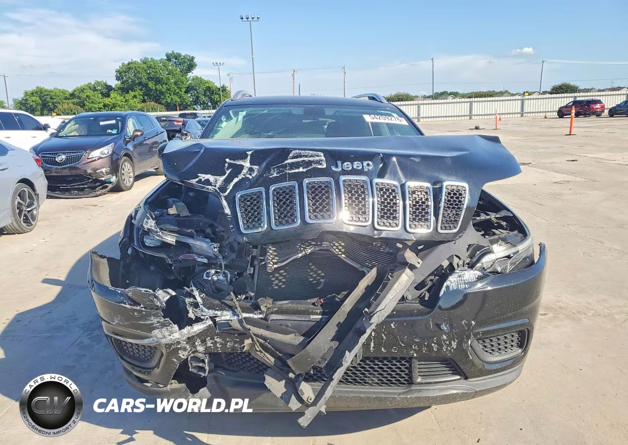 2020 Jeep Cherokee Latitude VIN:1C4PJLCB6LD561679 - 5
