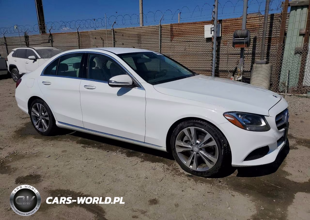 2016 Mercedes-Benz C 300 VIN:55SWF4JB2GU130808 - 4