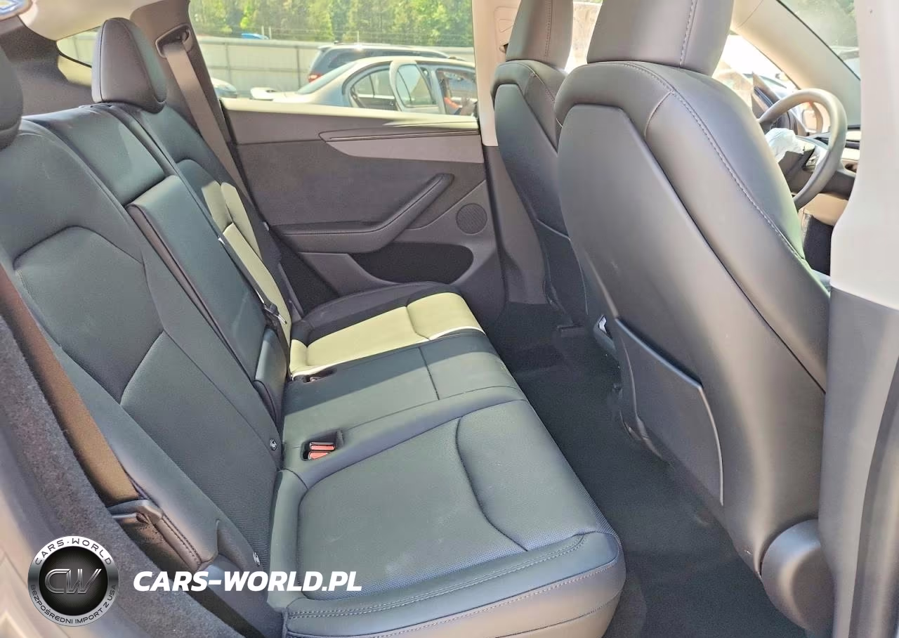 2026 Tesla Model Y VIN:7SAYGDEE9TA597259 - 10