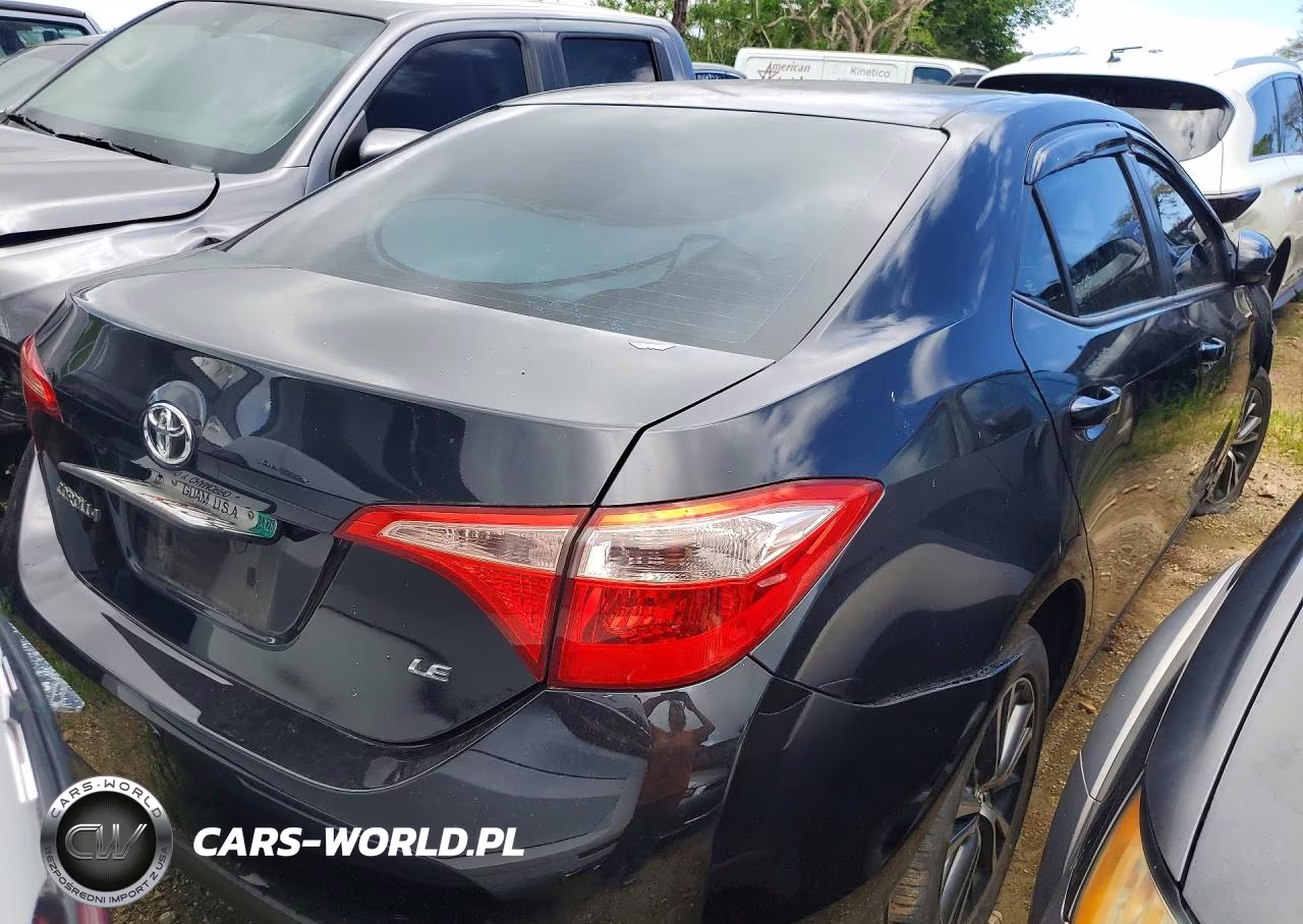 2017 Toyota Corolla Le VIN:5YFBURHE8HP707009 - 3