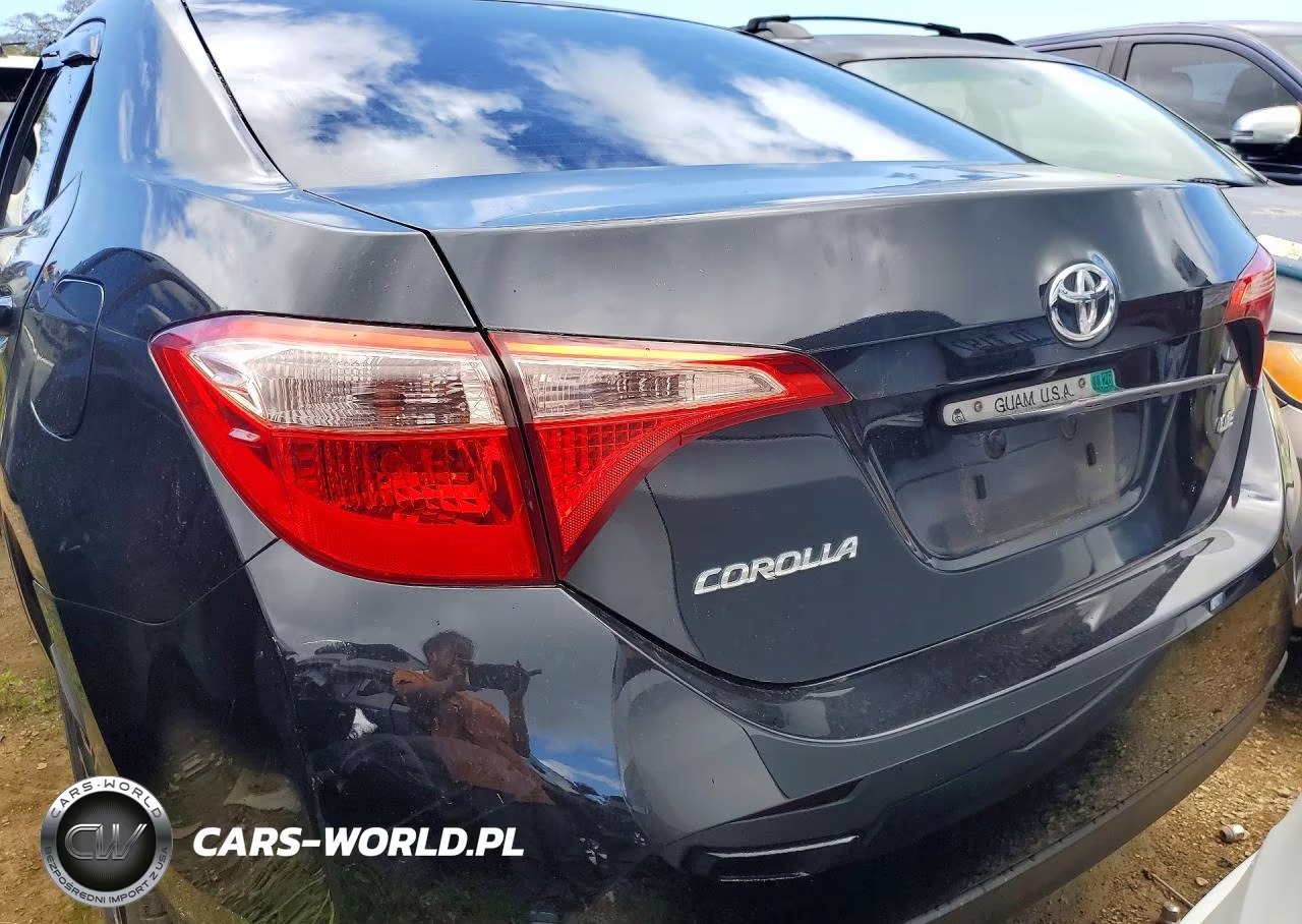 2017 Toyota Corolla Le VIN:5YFBURHE8HP707009 - 6