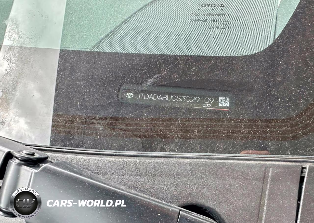 2025 Toyota Prius Le VIN:JTDADABU0S3029109 - 10