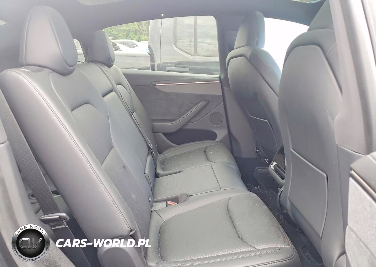 2026 Tesla Model Y VIN:7SAYGAEE9TF620153 - 11