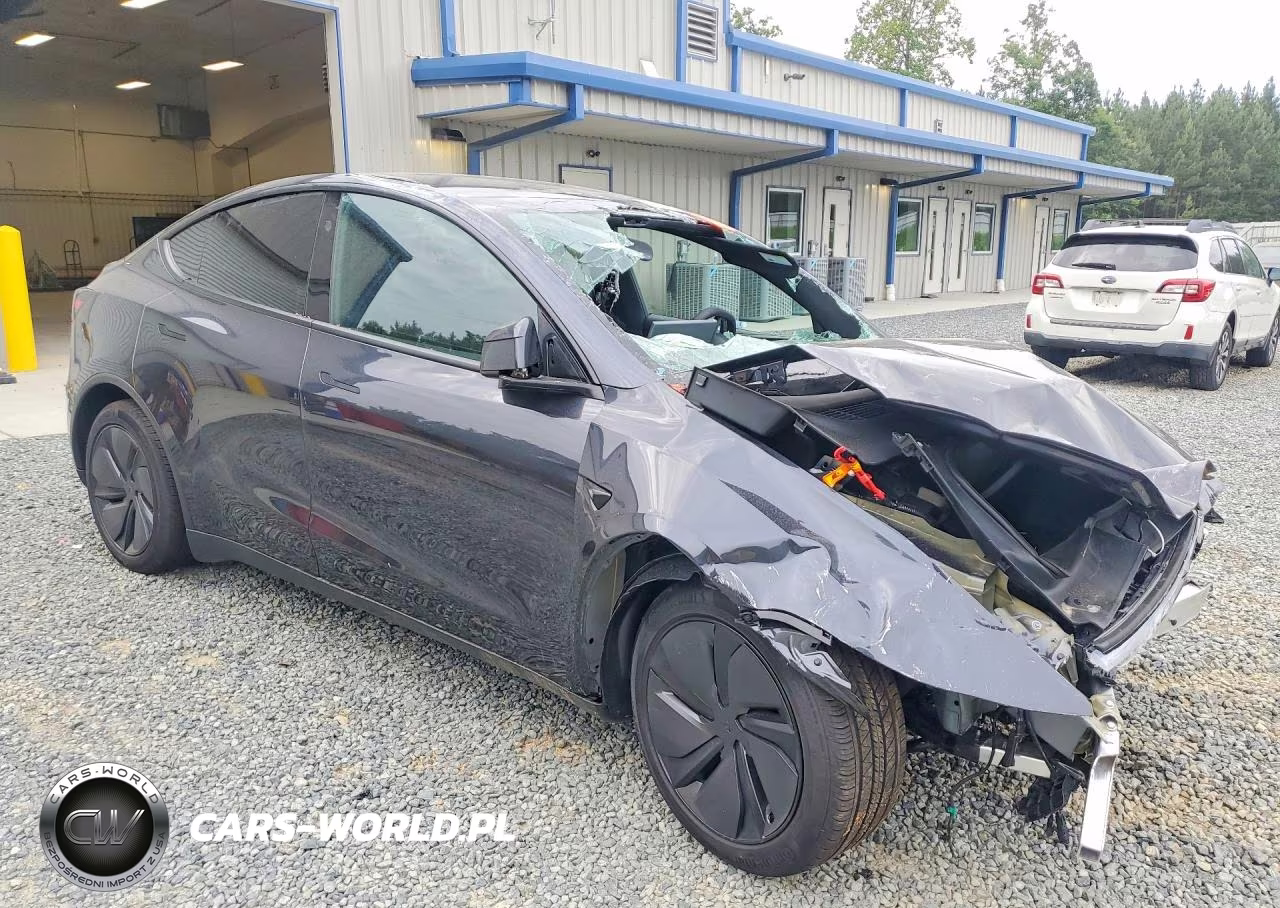 2026 Tesla Model Y VIN:7SAYGAEE9TF620153 - 4