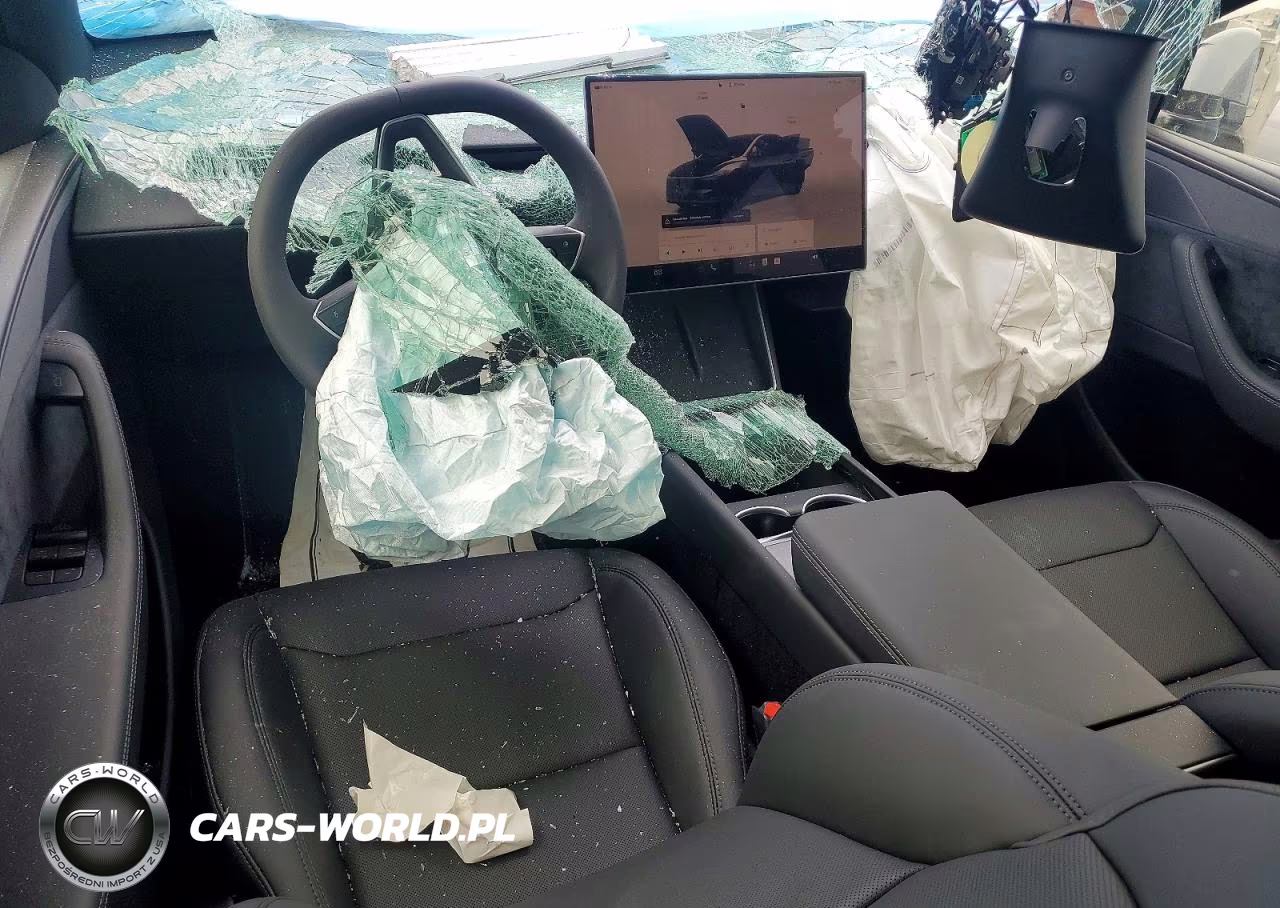 2026 Tesla Model Y VIN:7SAYGAEE9TF620153 - 8