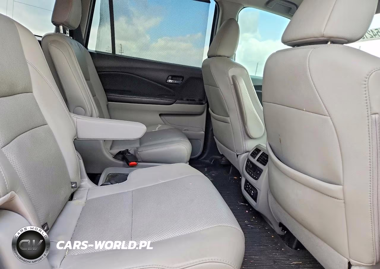 2018 Honda Pilot Elite VIN:5FNYF6H05JB041882 - 11