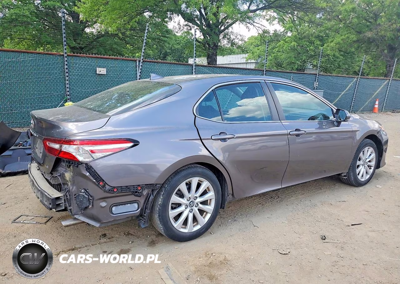 2019 Toyota Camry Le VIN:4T1B11HK8KU850032 - 3