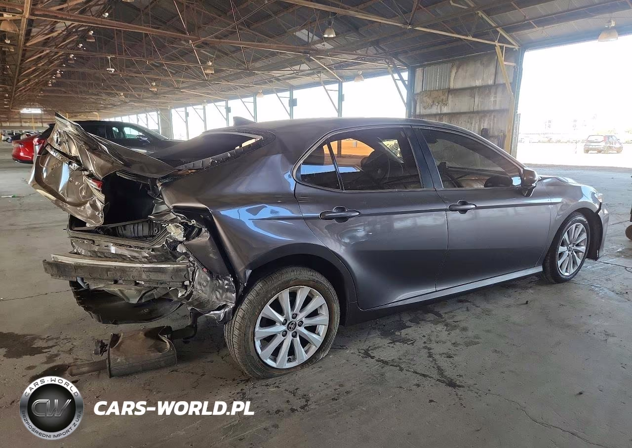2019 Toyota Camry Le VIN:4T1B11HK3KU770539 - 3