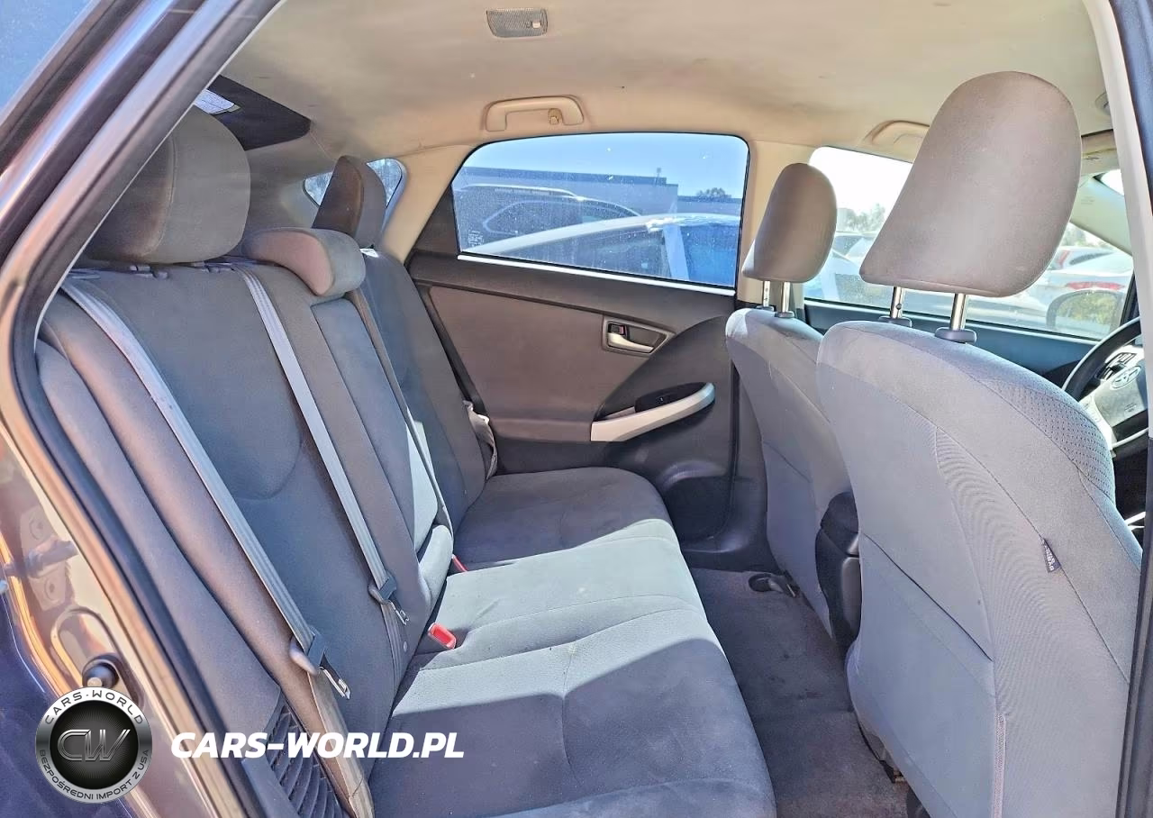 2013 Toyota Prius Two VIN:JTDKN3DU3D1627834 - 10