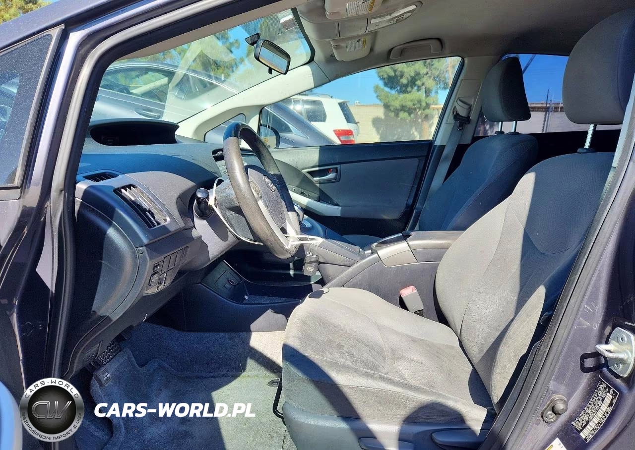 2013 Toyota Prius Two VIN:JTDKN3DU3D1627834 - 7