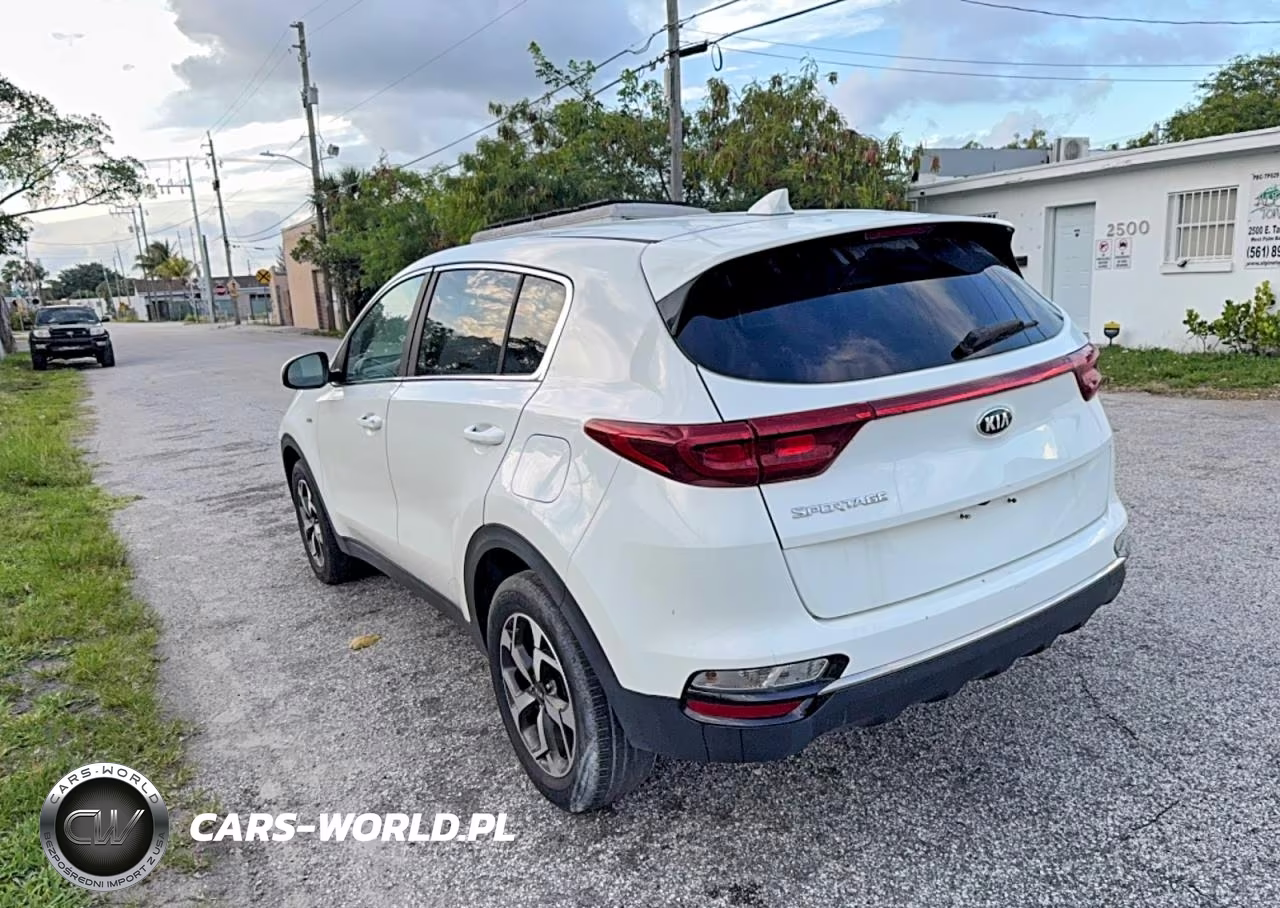 2020 Kia Sportage Lx VIN:KNDPMCAC9L7699024 - 3