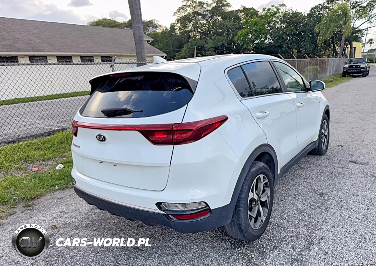 2020 Kia Sportage Lx VIN:KNDPMCAC9L7699024 - 4