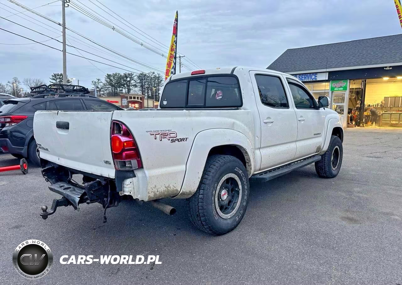 2013 Toyota Tacoma V6 VIN:3TMLU4EN6DM118330 - 4