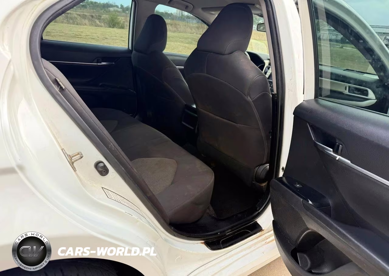 2020 Toyota Camry Le VIN:4T1C11AK8LU941107 - 6