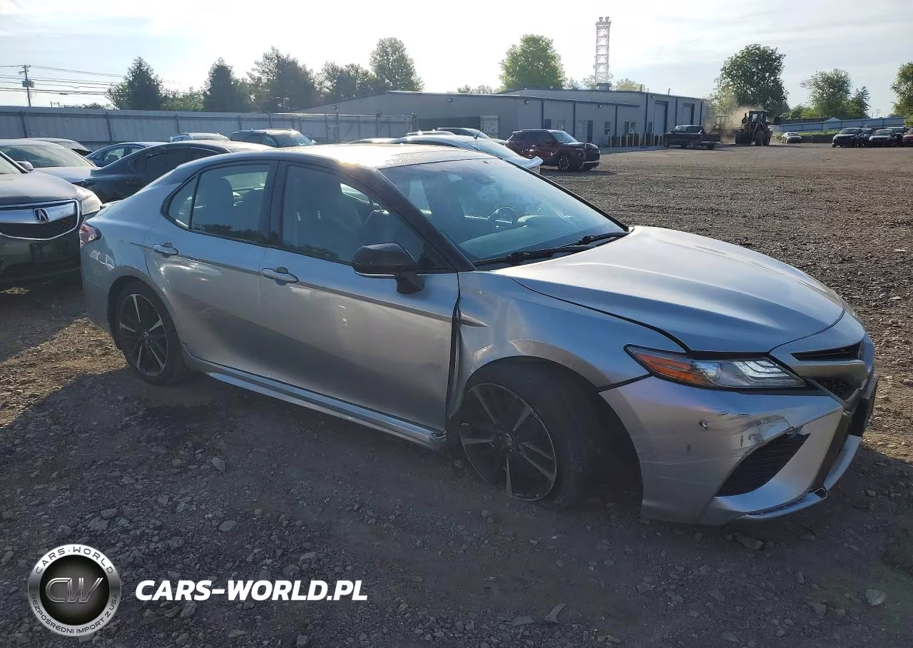2018 Toyota Camry Xse VIN:4T1B61HK6JU120409 - 4