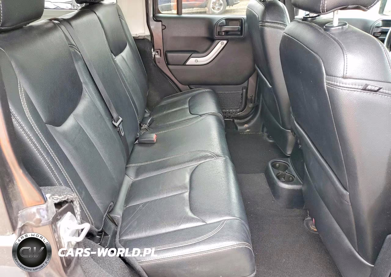 2016 Jeep Wrangler Unlimited Sahara VIN:1C4HJWEG8GL199087 - 10