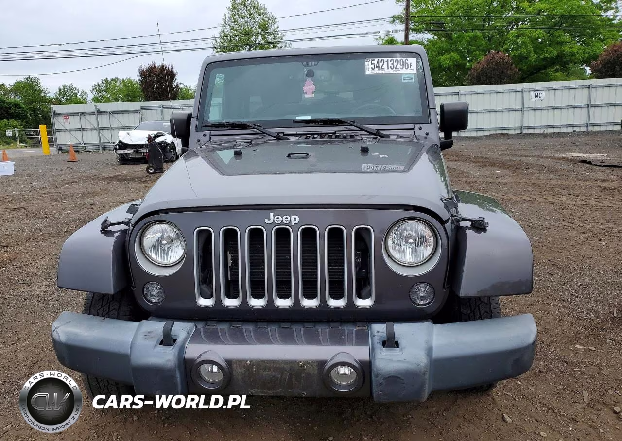 2016 Jeep Wrangler Unlimited Sahara VIN:1C4HJWEG8GL199087 - 5