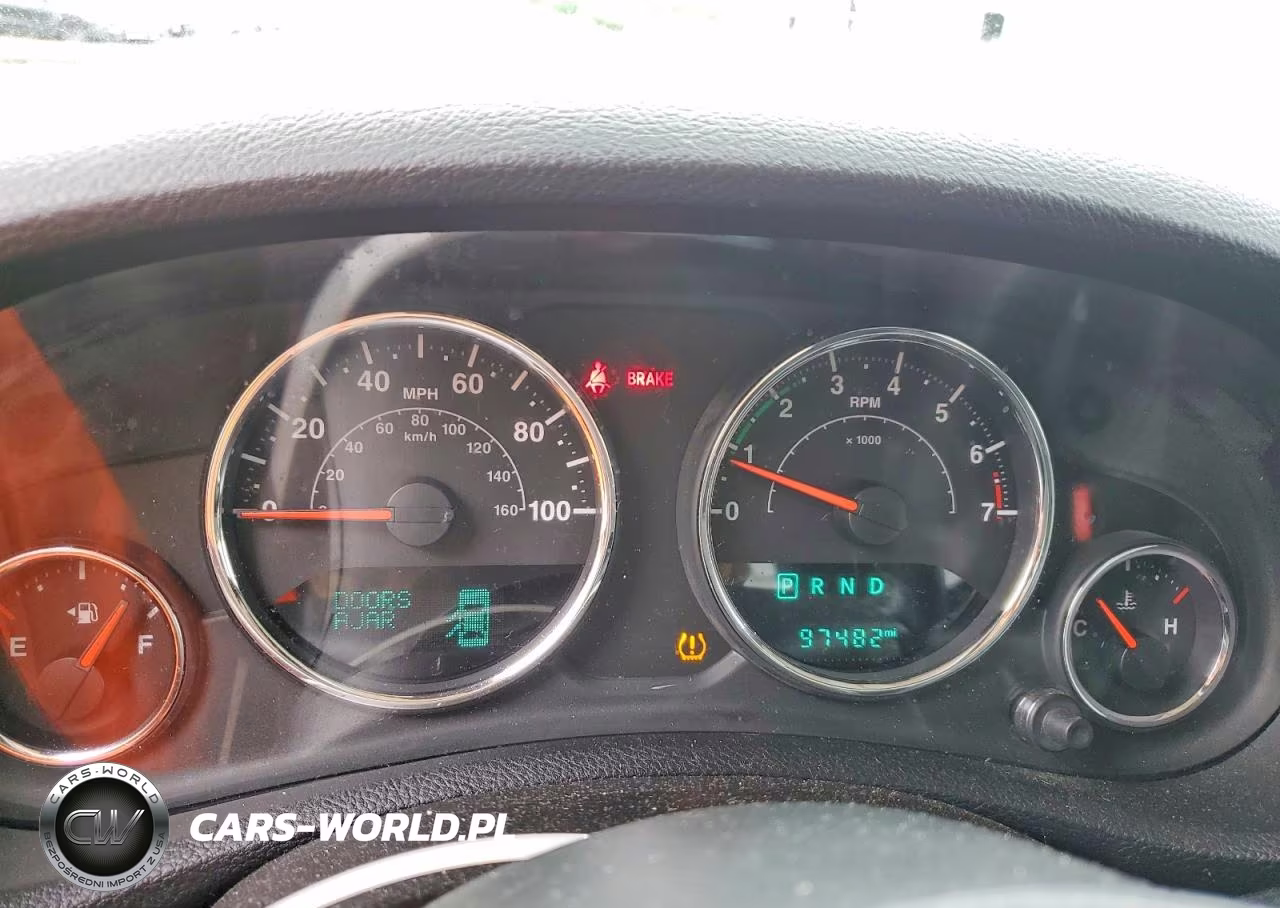 2016 Jeep Wrangler Unlimited Sahara VIN:1C4HJWEG8GL199087 - 9