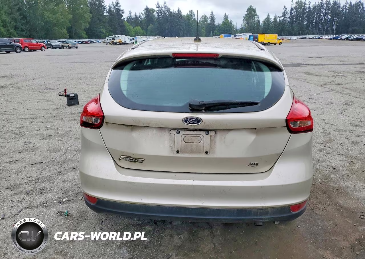 2017 Ford Focus Se VIN:1FADP3K23HL285239 - 6