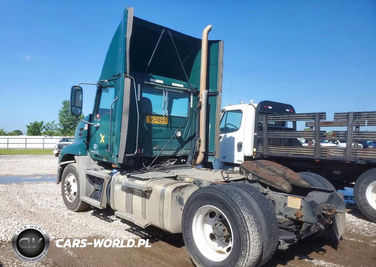 2017 Mack Cxu612 Semi Truck VIN:1M1AW01X8HM009807 - 3