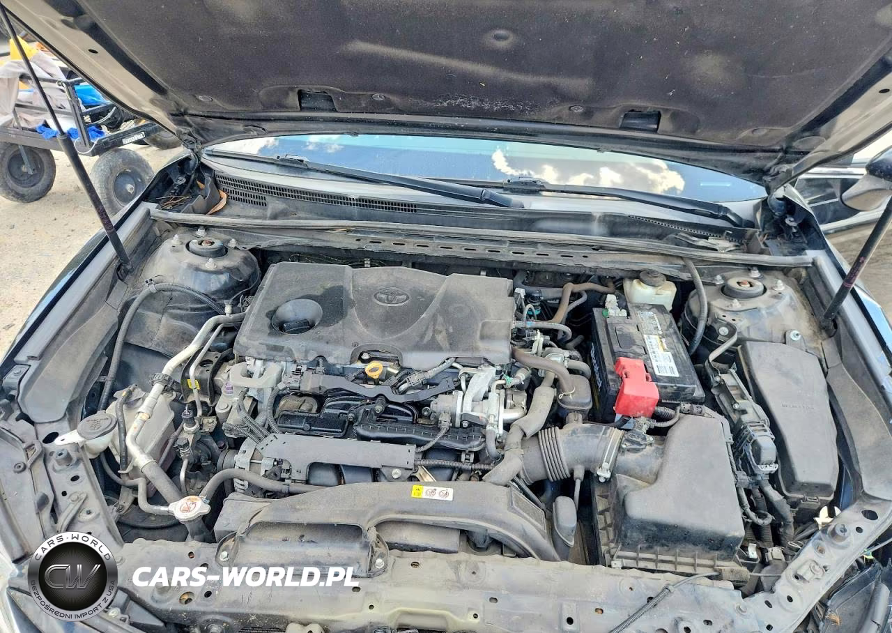 2018 Toyota Camry Le VIN:4T1B11HK5JU633990 - 11
