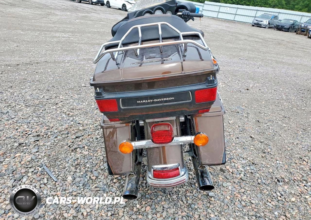 2013 Harley-Davidson Flhtk Electra Glide Ultra Limited VIN:1HD1KEM2XDB618216 - 4