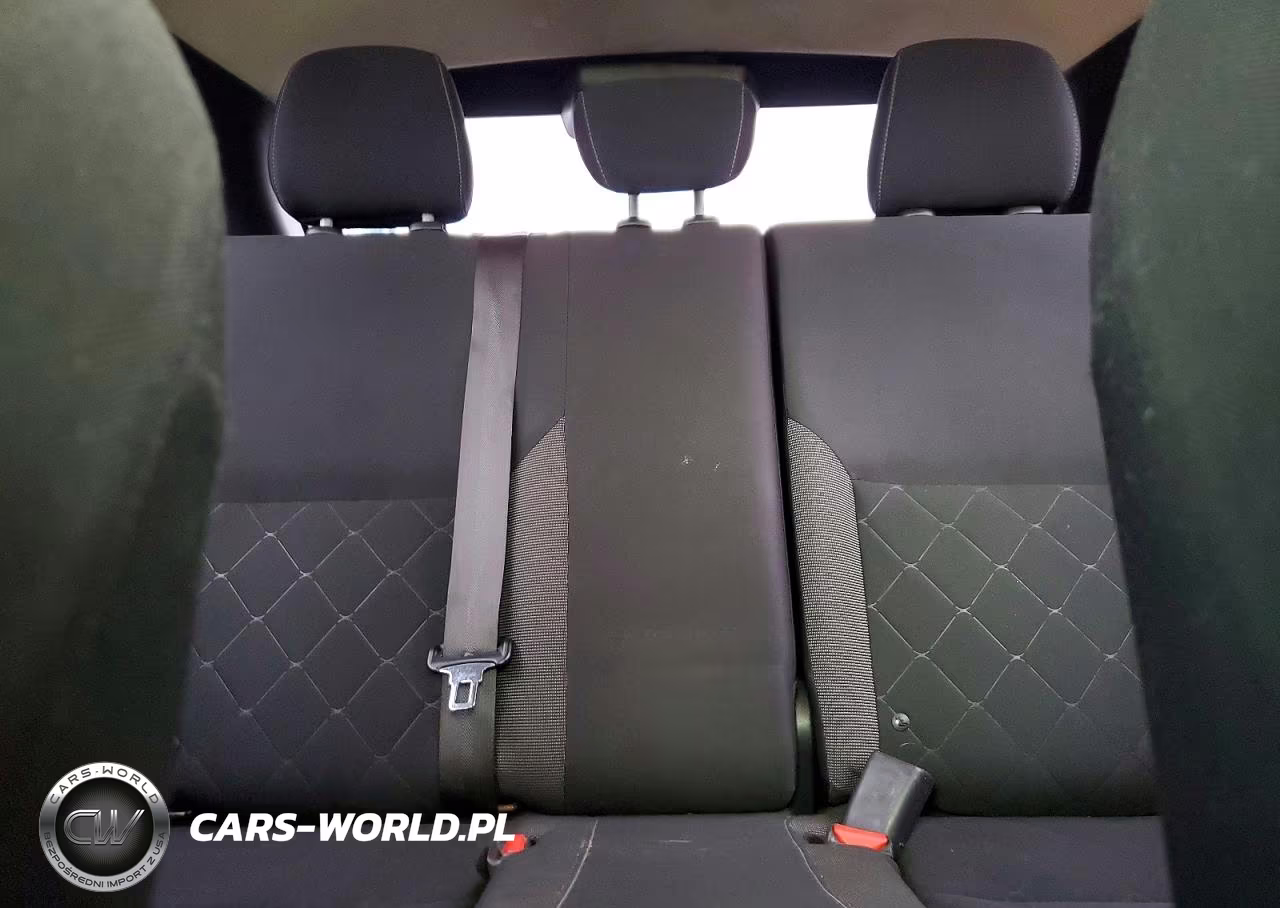 2019 Nissan Kicks S VIN:3N1CP5CUXKL497748 - 10