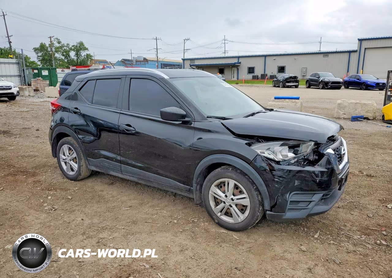 2019 Nissan Kicks S VIN:3N1CP5CUXKL497748 - 4