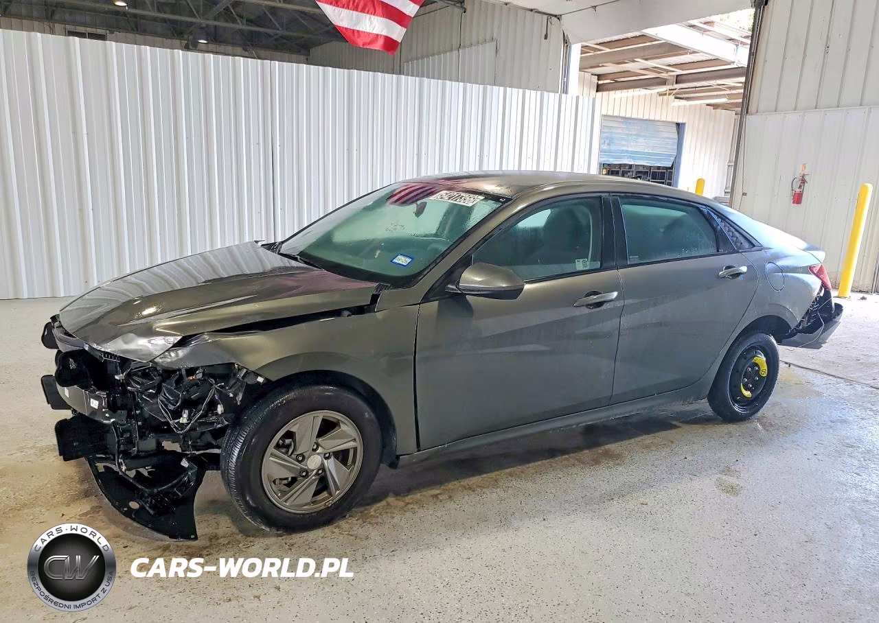 2025 Hyundai Elantra Se – zdjęcie 1 z 12