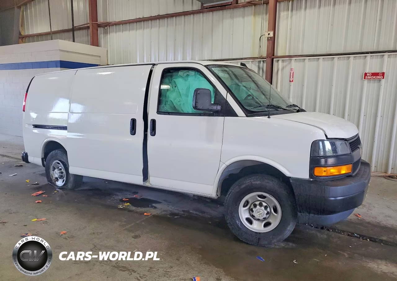 2024 Chevrolet Express G2500 VIN:1GCWGAFP2R1281130 - 4