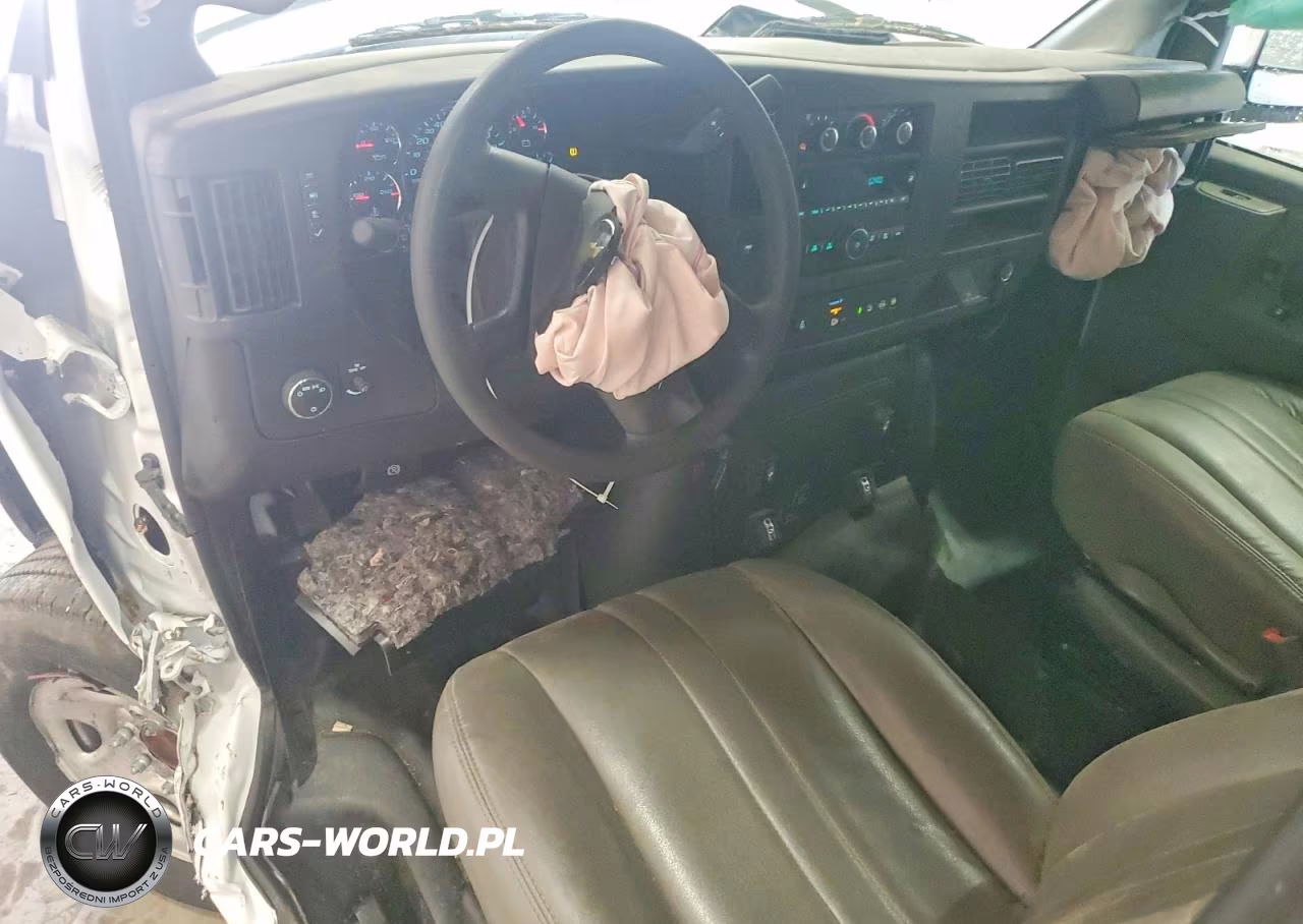 2024 Chevrolet Express G2500 VIN:1GCWGAFP2R1281130 - 8