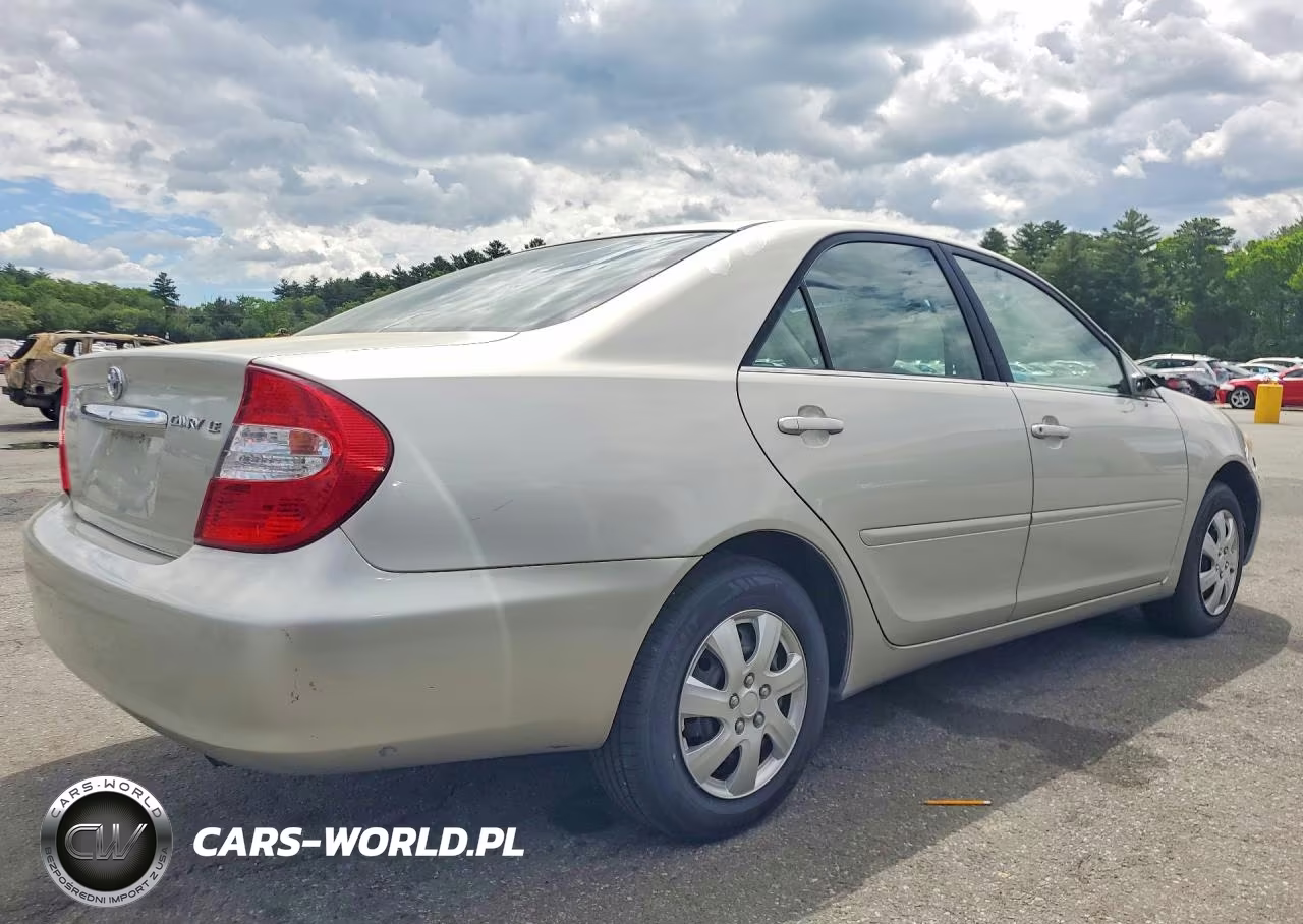 2003 Toyota Camry Le VIN:4T1BE32K03U213002 - 3