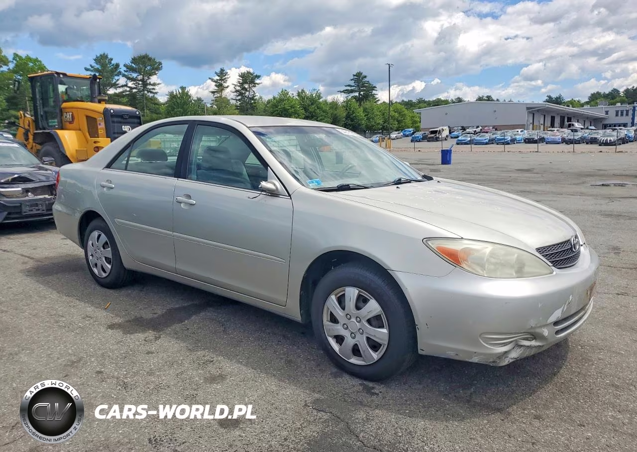 2003 Toyota Camry Le VIN:4T1BE32K03U213002 - 4