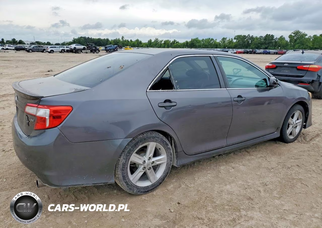 2014 Toyota Camry Se VIN:4T1BF1FK3EU322908 - 3